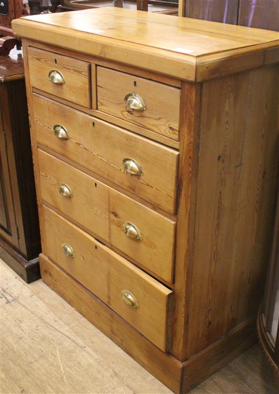 Pine chest of drawers(-)